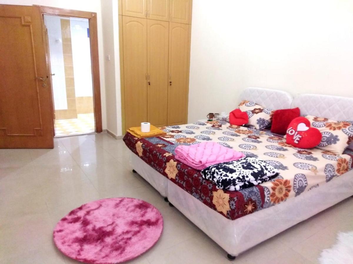 Bright Sunshine Holiday Home Shared Apartments Dubai Exterior foto