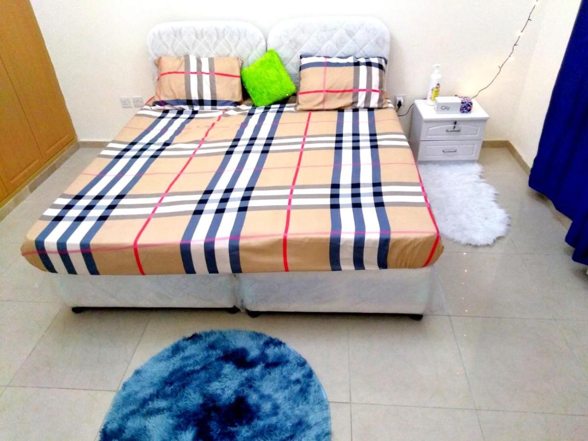 Bright Sunshine Holiday Home Shared Apartments Dubai Exterior foto