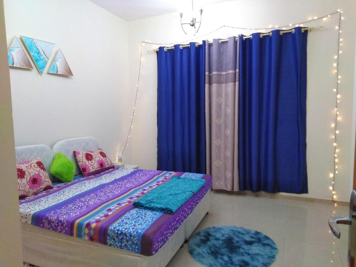 Bright Sunshine Holiday Home Shared Apartments Dubai Exterior foto